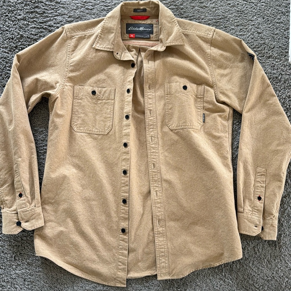 EUC Eddie bauer Tall Medium classic fit shirt